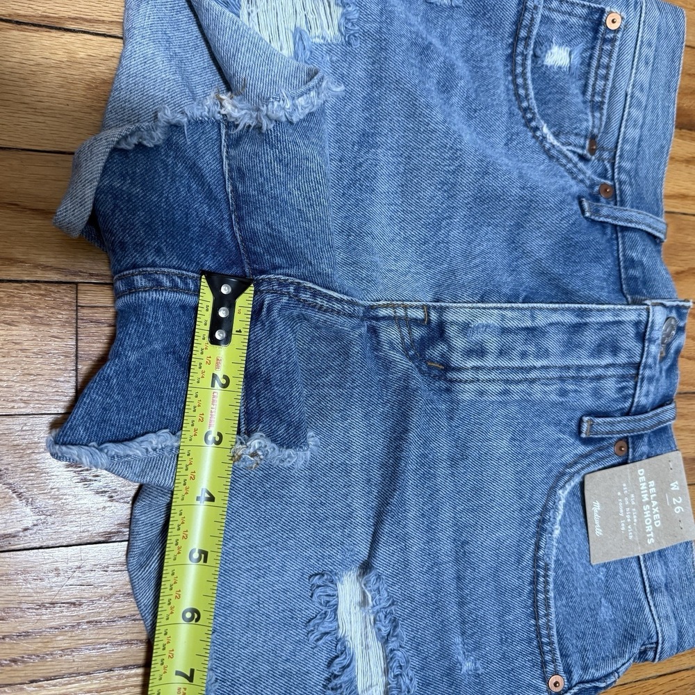 Madewell NWT Relaxed Denim Shorts in Homecrest Wash: Ripped Edition Size 26 - Picture 6 of 8